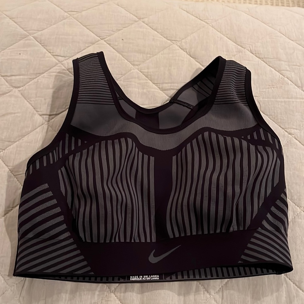COPY - Size M Nike dry fit sports bra
